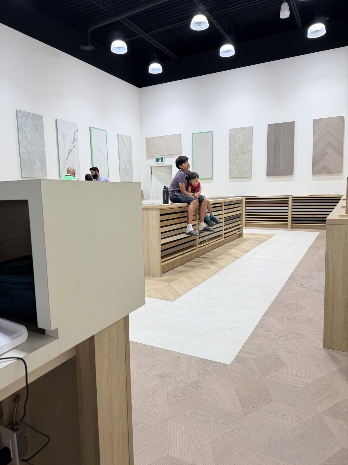RED FLOORS material showroom